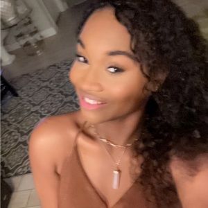 Meet your Posher, Arielle